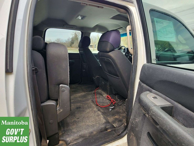 2013-chevrolet-silverado-3500hd-image-33