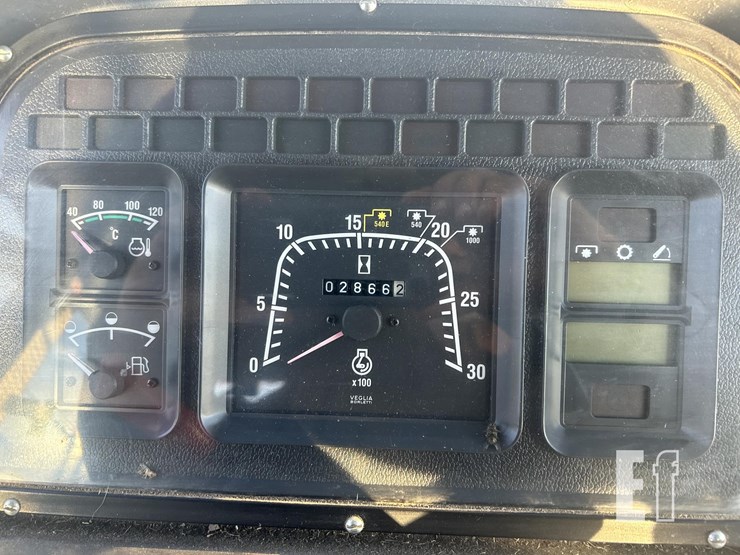 2003-new-holland-tm120-image-23