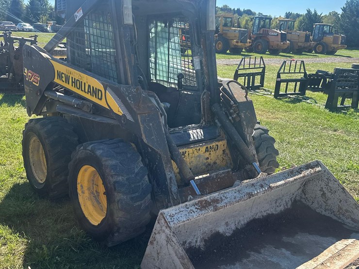 new-holland-l175-image-1