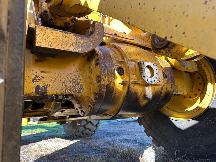 1999-deere-744h-image-8