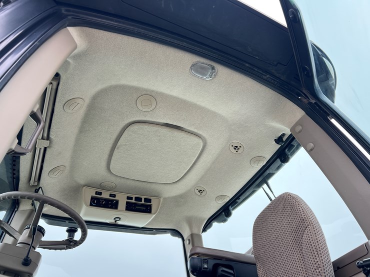 john-deere-8285r-image-7