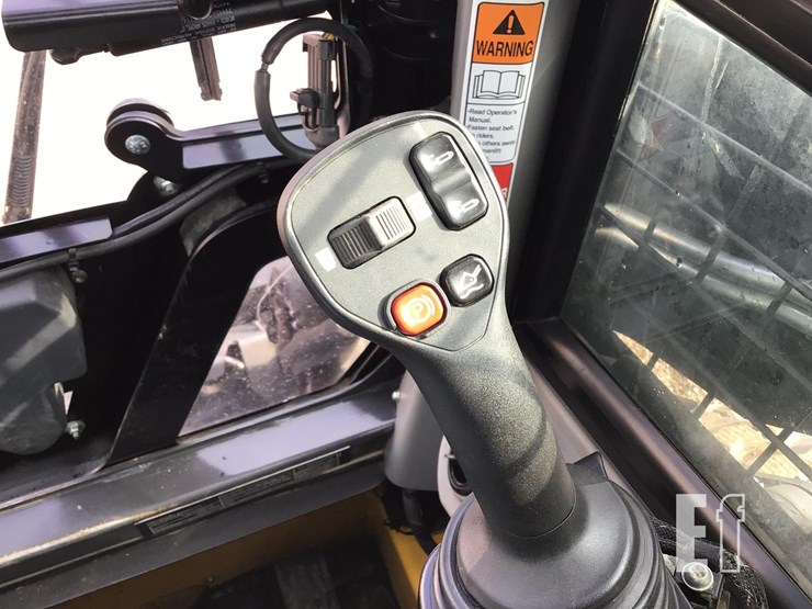 2023-new-holland-c345-image-16