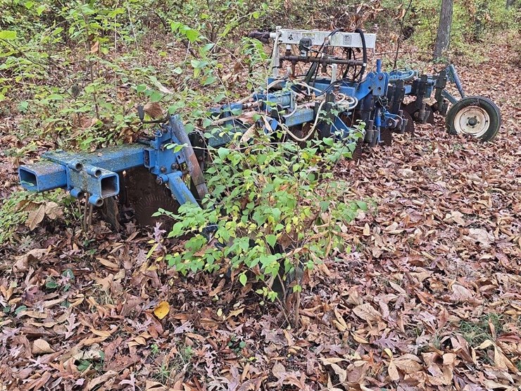 3pt-7-knife-anhydrous-tool-bar,-cooler,-disc-covers,-single-tank-hookup,-raven-monitor-image-2