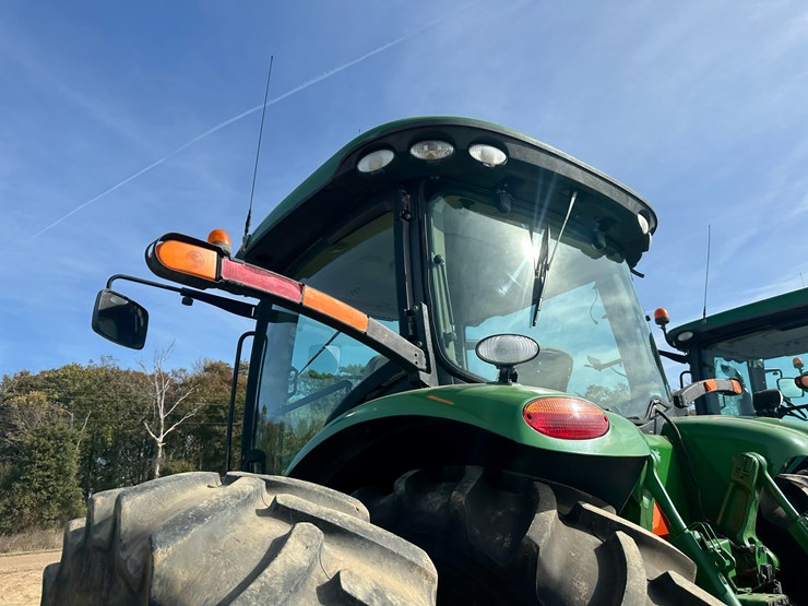 2010-john-deere-8295r-image-23