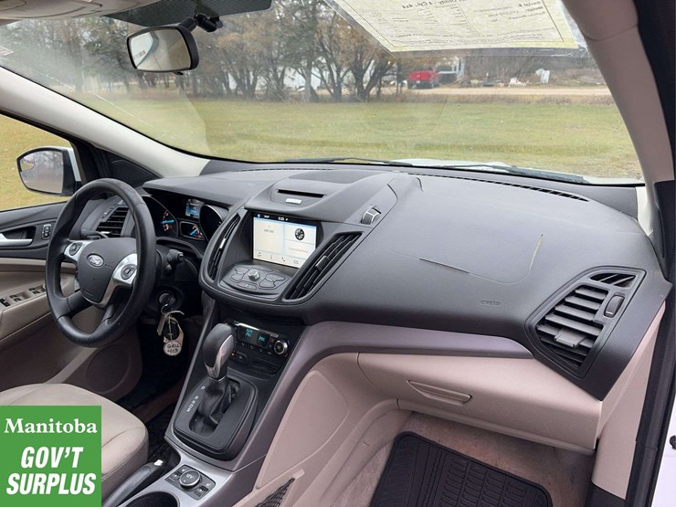 2016-ford-escape-image-28