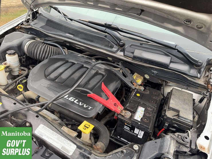 2012-dodge-grand-caravan-sxt-image-33