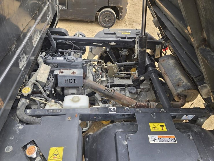 2012-kubota-rtv1100-image-23