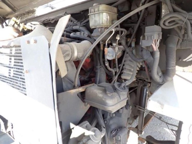 2012-freightliner-mt55-image-27