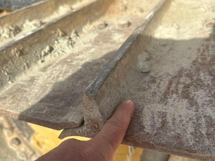 2021-caterpillar-d5-image-23