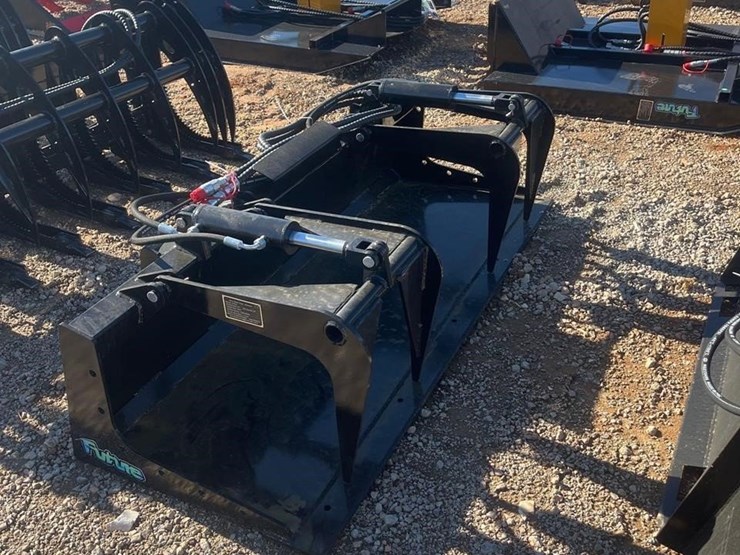 future-72in-hydraulic-skid-steer-plate-grabber-image-2