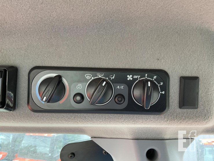 2020-kubota-m4-071hdc12-image-20