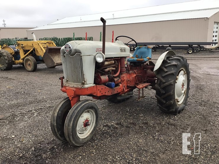 1956-ford-960-image-2