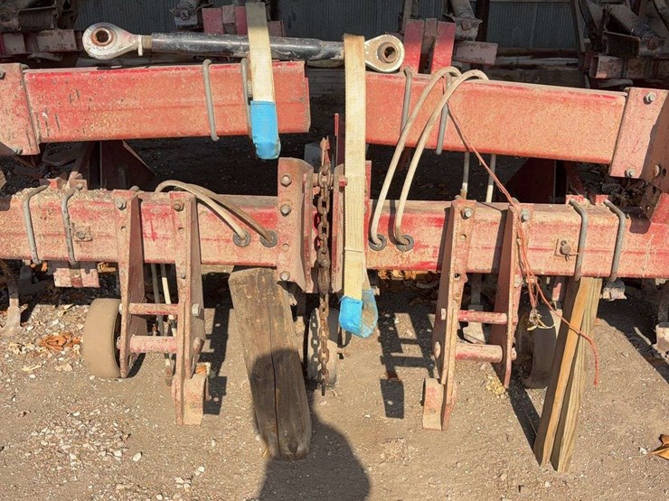 international-183-image-8