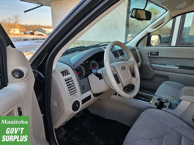 2012-ford-escape-hybrid-image-23