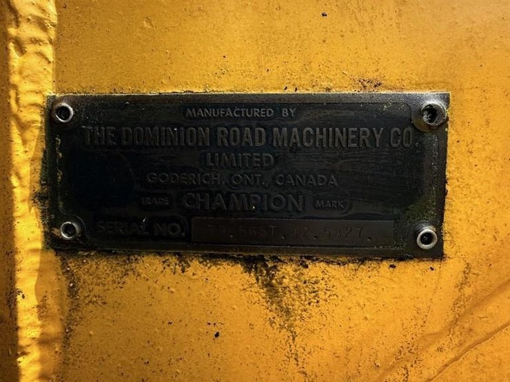 1973-champion-565t-motorgrader-image-3