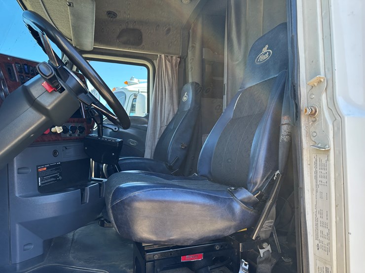 #33712-•-2011-mack-cxu-t/a-sleeper-truck-tractor-1m1aw09y5bm013138-image-68