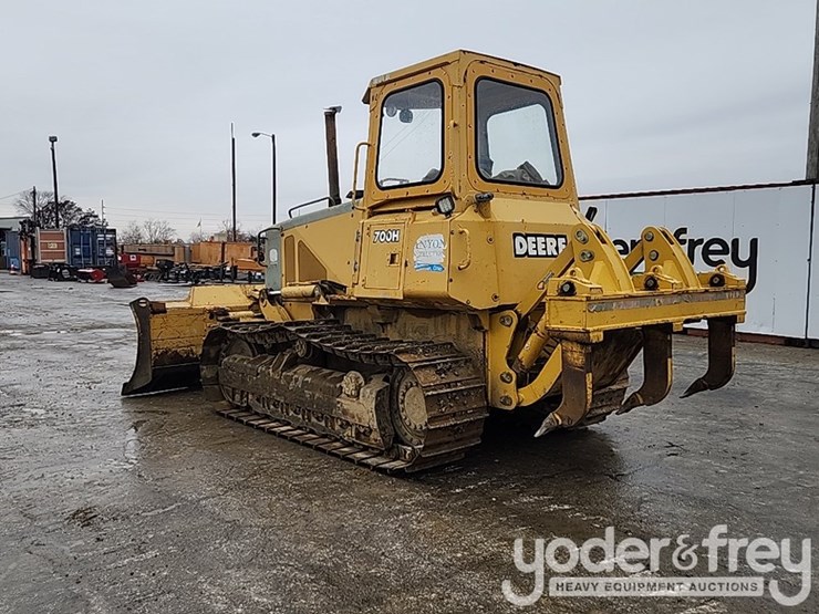 2004-deere-700h-image-4