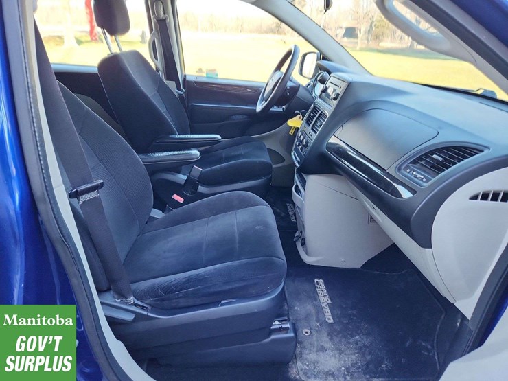 2013-dodge-grand-caravan-image-17