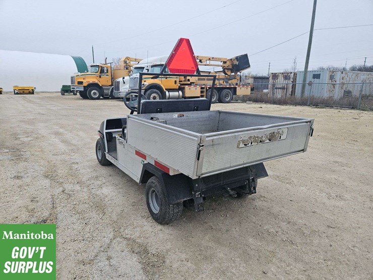 2011-club-car-turf-2-image-6