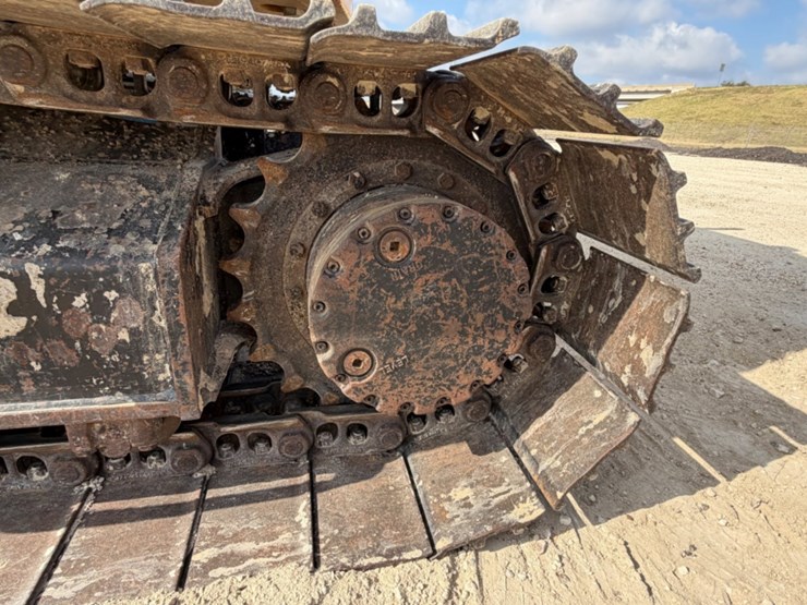 2017-caterpillar-315f-lcr-image-10