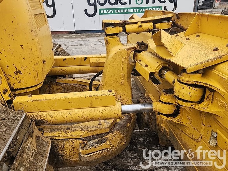 2017-komatsu-d61pxi-24-image-11