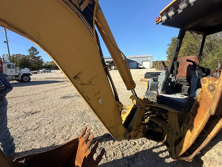 caterpillar-420d-image-14