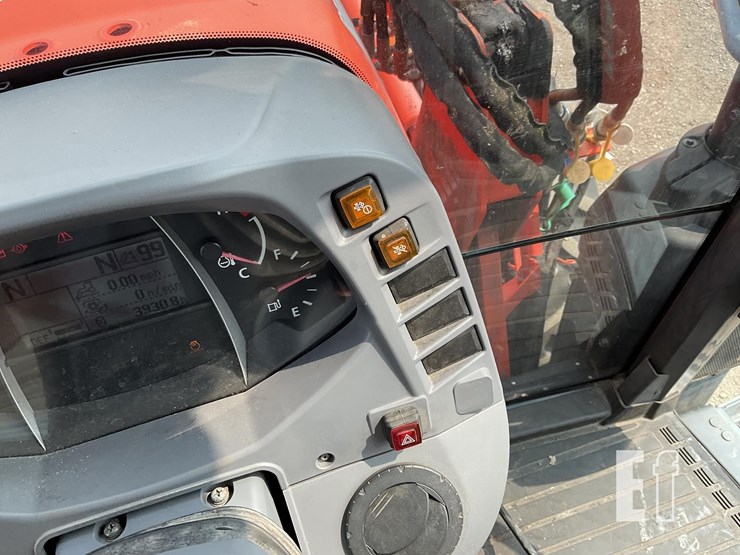 2015-kubota-m6-111-image-30