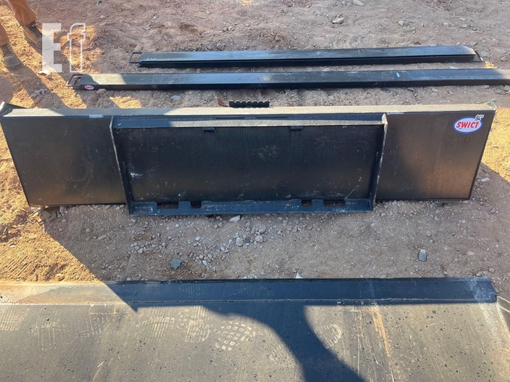 swict-84in-skid-steer-bucket-image-2