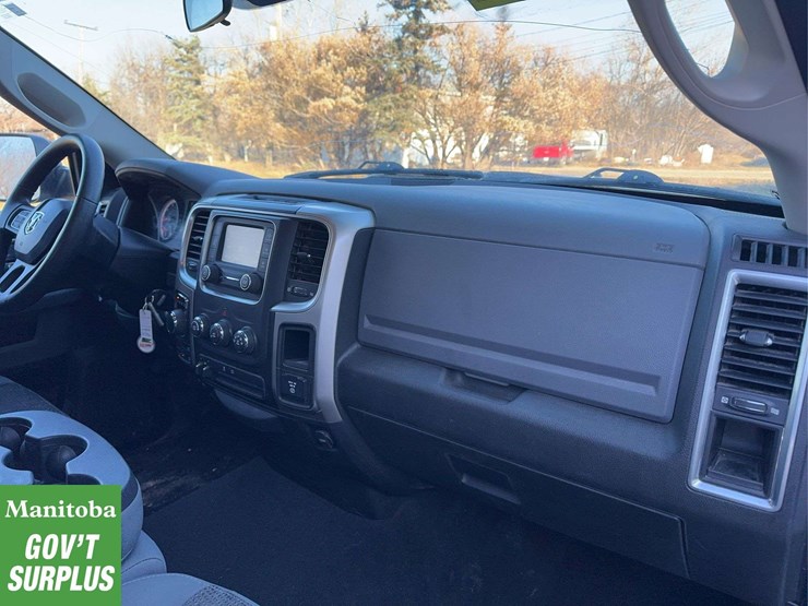 2017-dodge-1500-image-28