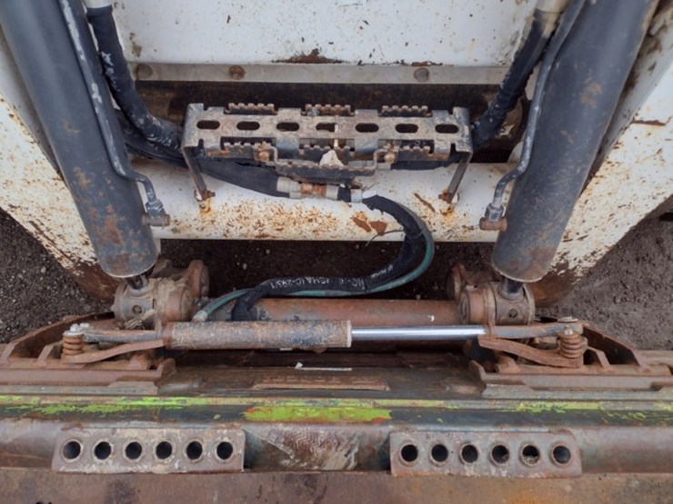 bobcat-t870-image-15