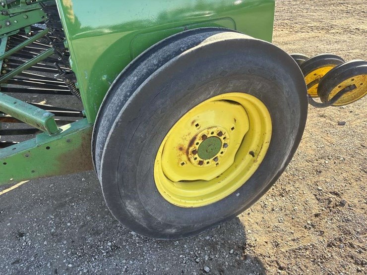 john-deere-8300-image-7