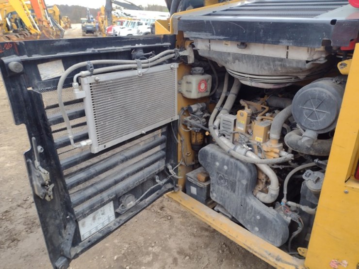 caterpillar-262d3-image-26