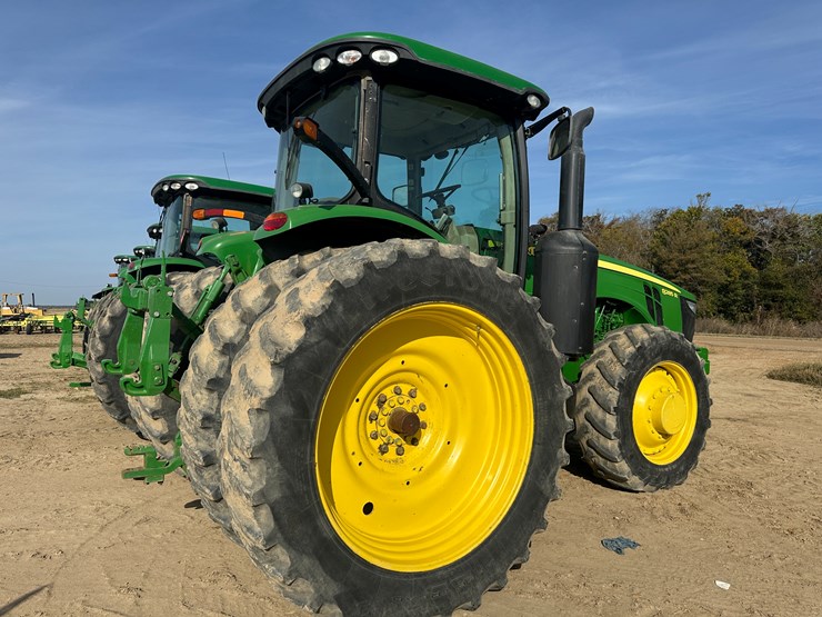 2013-john-deere-8285r-image-3