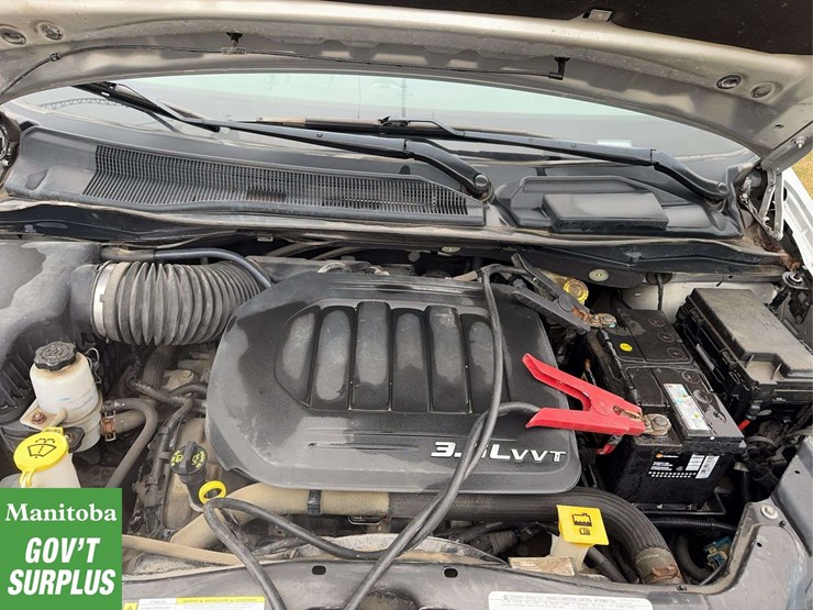 2012-dodge-grand-caravan-sxt-image-32