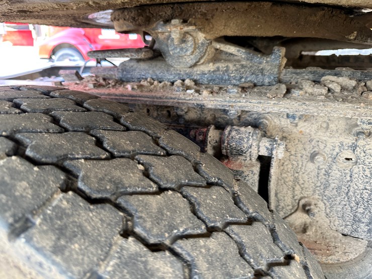 #33708-•-2014-mack-cxu-t/a-daycab-truck-tractor-1m1aw02y3em038036-image-25