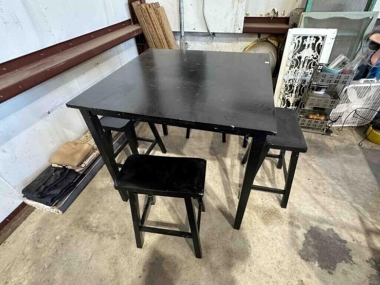 39”-wood-table-&-4-stools-image-2