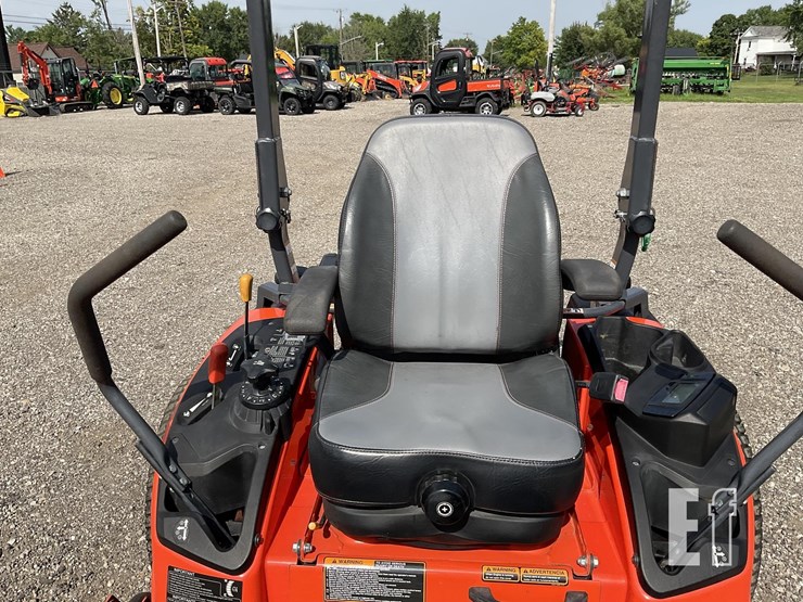 2017-kubota-zd1211-image-11