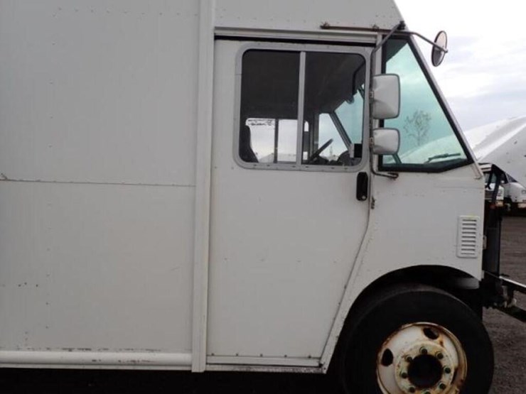 2013-freightliner-mt55-image-8