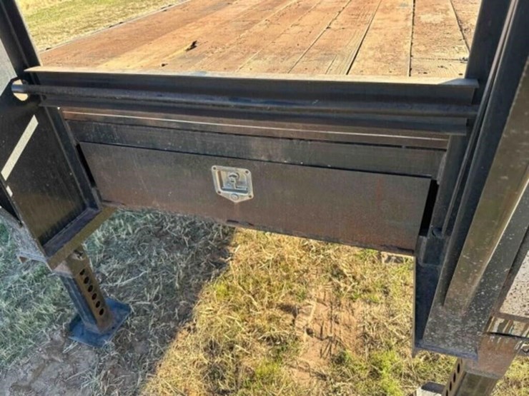 2008-titan-trailer-image-22