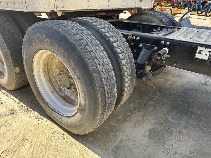 #33712-•-2011-mack-cxu-t/a-sleeper-truck-tractor-1m1aw09y5bm013138-image-11