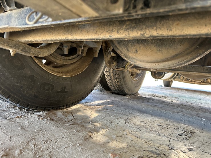 #33712-•-2011-mack-cxu-t/a-sleeper-truck-tractor-1m1aw09y5bm013138-image-15