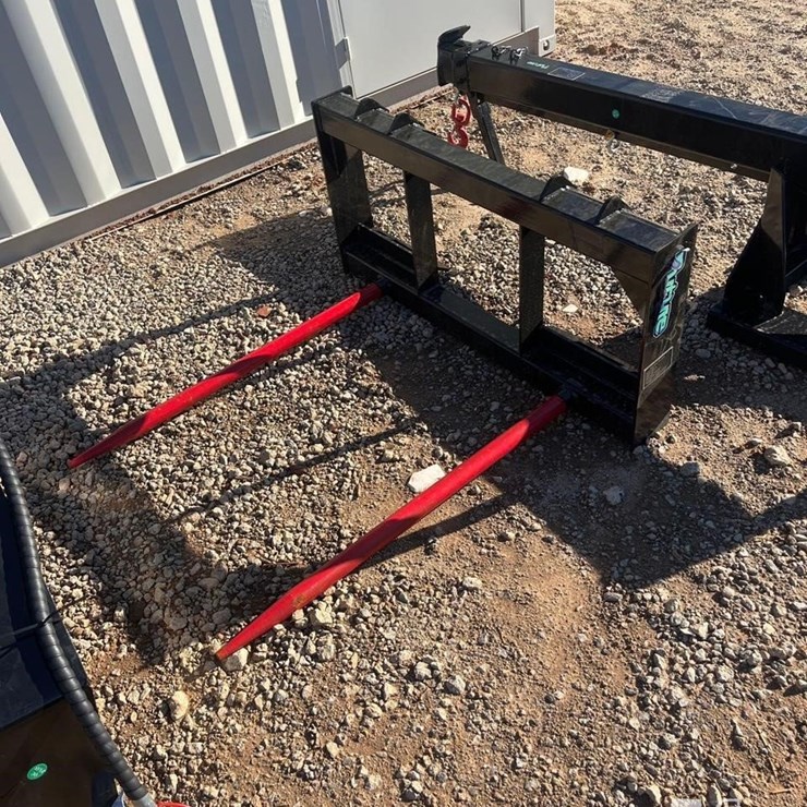 FUTURE 47IN SKID STEER BALE FORK