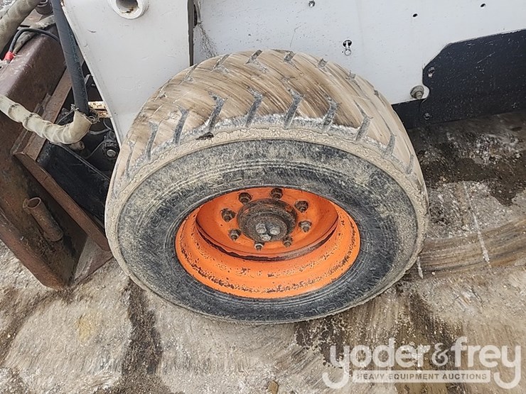 2007-bobcat-s300-image-15