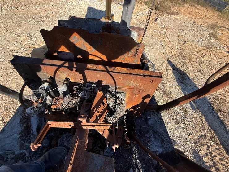 caterpillar-420d-image-99