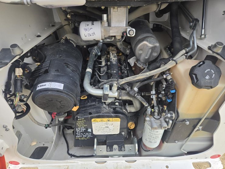 2023-bobcat-t76-image-11