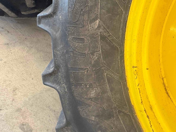 (4)-floaters-tires-on-rims,-650/65r/38-image-2