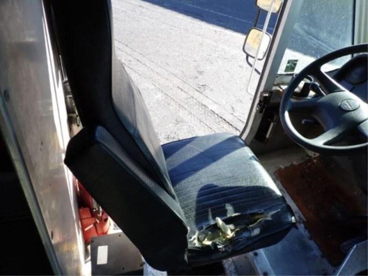 2015-freightliner-mt55-image-27