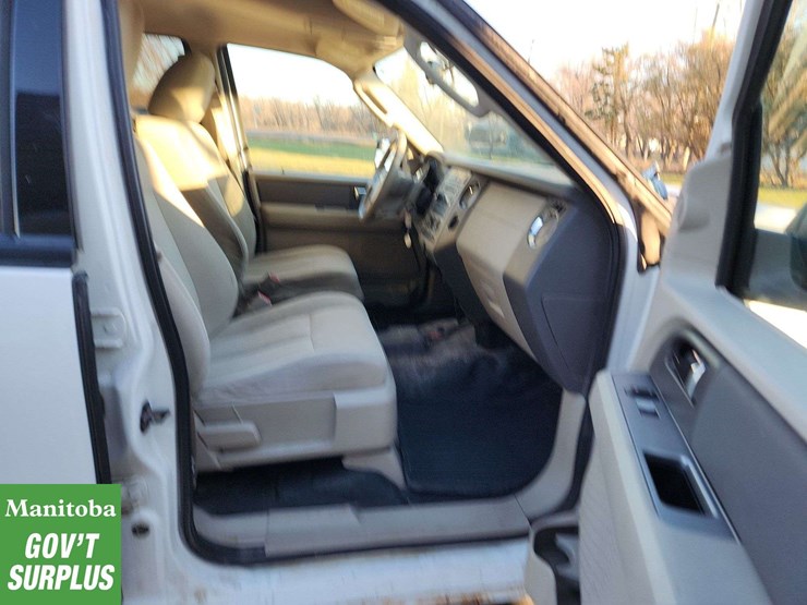 2014-ford-expedition-image-18