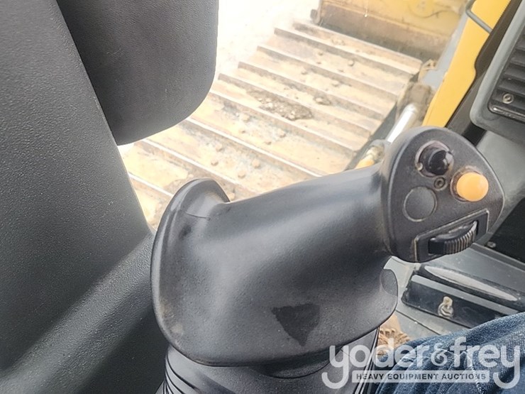 2019-caterpillar-d6k2-lgp-image-21