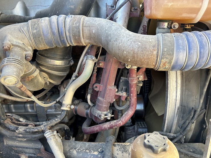 #33710-•-2011-mack-cxu-t/a-sleeper-truck-tractor-1m1aw09y3bm013638-image-61